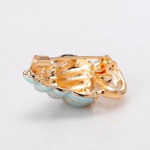 Goldene Muschelbrosche mit hellblauem Emaille und sicherem Drehverschluss-Pin