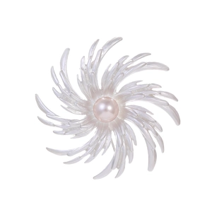 Broche feu d'artifice de style vintage avec perle rose et pétales nacrés blancs élégants