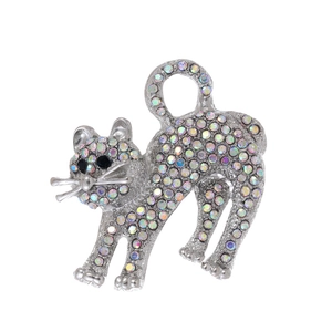 Broche chat vintage avec strass irisés sur une base de chaton en métal argenté