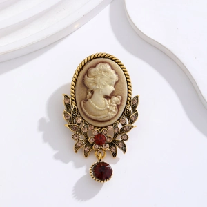 Retro Lady Silhouette Cameo Brooch For Women Alloy Rhinestone Baroque Court Style Clothes Pin Jewelry Accessory