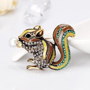 Vintage Alloy Rhinestone Squirrel Brooch With Imitation Artificial Pearl Enamel Animal Lapel Pin For Women Banquet Party Jewelry