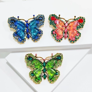 Vintage Butterfly Brooch For Women Alloy Rhinestone Artificial Pearl Butterfly Pin Elegant Insect Breastpin Jewelry For Wedding Party Gift