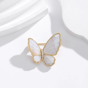 Élégante Broche Papillon en Cuivre Zirconium et Nacre Naturelle pour Femme Épingle de Costume de Qualité Bijoux Cadeau