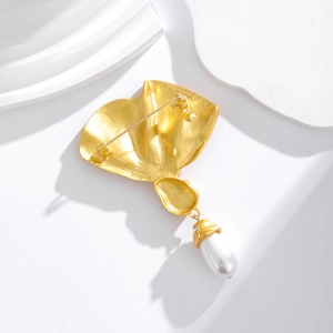 Vintage gold pleated brooch with hanging teardrop pearl and small rhinestone accents