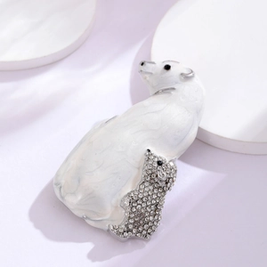 Broche ours polaire avec émail blanc et strass brillants pour vêtements