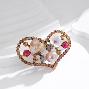 Vintage Gold Alloy Heart Brooch With Champagne Rhinestone Flower Artificial Pearl Elegant Heart Shape Pin For Women Clothing Accessories