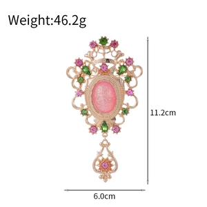 Broche baroque dorée avec pierre rose et strass, taille 11,2 cm x 6,0 cm