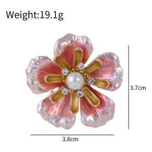 Élégante broche pivoine en émail dégradé rose et perles pour manteaux de femmes