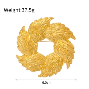 Vintage golden olive branch wreath brooch for coats, 6cm diameter, 37.5g weight details