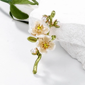 Elegant Alloy Magnolia Flower Brooch With Enamel Leaf Rhinestone Artificial Pearl Floral Corset Pin For Women Wedding Daily Jewelry