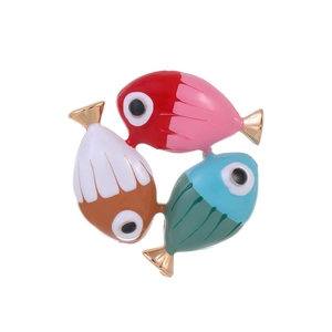 Cartone Animato Smalto Tre Pesci Spilla Perno Lega di Zinco Strass Animale Spilla Abbigliamento Accessori per Donna Ragazze Gioielli Regalo