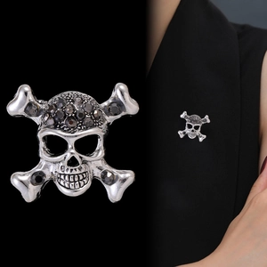 Broche tête de mort argentée avec strass noirs pour accessoire de costume gothique punk