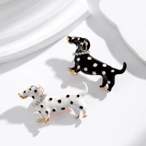 Lot de deux broches carlin mignonnes en émail avec placage d'or et strass brillants