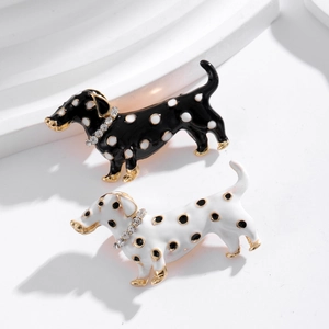 Set de broches teckel en émail à pois avec colliers en strass étincelants pour femme