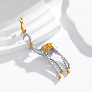 Retro golden and silver elk brooch for suits, featuring a detailed mythical deer design
