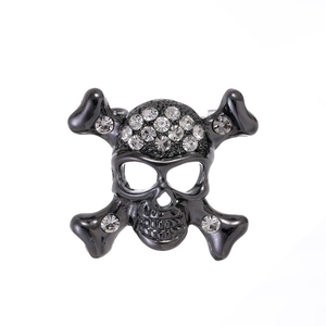 Broche punk gothique en alliage noir avec tête de mort et cristaux de strass étincelants