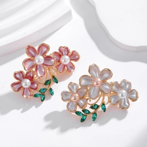 Elegant Chinese Style Flower Brooch With Imitation Artificial Pearl Rhinestone Enamel Camellia Floral Lapel Pin For Women Suits Coats