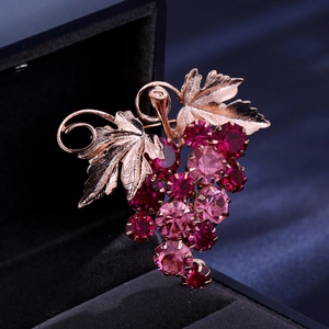 Élégante Broche de Raisin en Alliage pour Femmes Or Rose Incrusté de Strass Cristal Zirconia Épingle à Fruits Bijoux pour Banquet