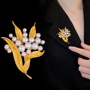 Vintage matte gold flower bouquet brooch with faux pearls for coats and suits
