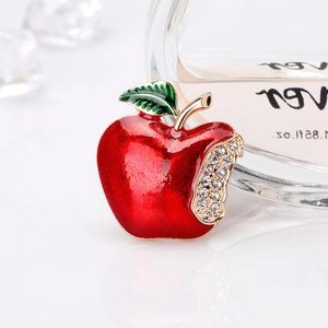 Cute Red Apple Enamel Brooch For Women Alloy Rhinestone Fruit Lapel Pin Anti-exposure Badge Fashion Jewelry Decoration Gift