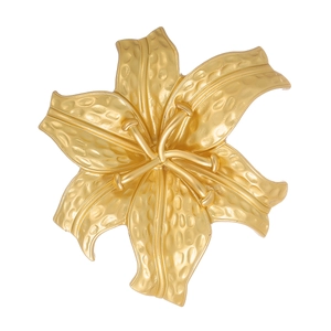 French Vintage Lily Flower Brooch For Women Gold Hammered Texture Zinc Alloy Pin Retro Floral Banquet Jewelry Accessory