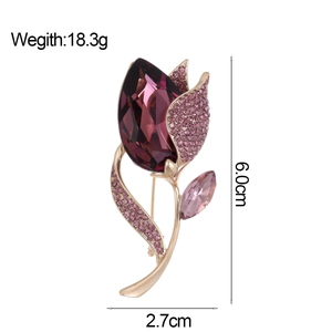 Broche tulipe dorée élégante avec cristal violet et zircone, taille 6,0 cm x 2,7 cm