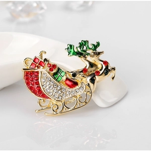 Christmas Reindeer Sleigh Brooch Alloy Colorful Rhinestone Enamel Festive Lapel Pin Gold Red Green Holiday Corsage Jewelry Gift