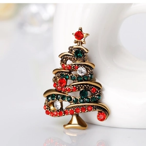 Vintage Alloy Christmas Tree Brooch Pin With Red Green Rhinestones Star Top For Women Men Holiday Jewelry Gift