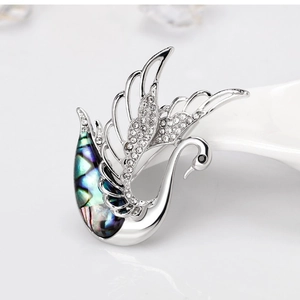 Broche cygne élégante avec nacre d'abalone irisée et cristaux brillants sur monture argent
