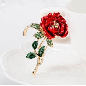 Elegant Red Rose Brooch Pin Alloy Rhinestone Enameled Gold Plated For Women Wedding Party Fashion Jewelry Floral Gift