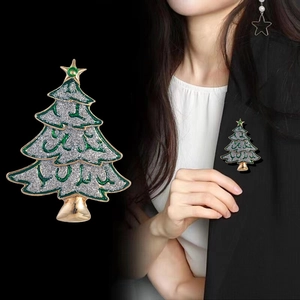 Broche sapin de Noël classique en émail vert et étoile dorée pour tenues festives