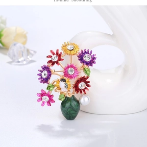 Vintage Enamel Flower Vase Brooch with Bird Rhinestone Daisy Artificial Pearl Pendant Gold Plated Alloy Pin For Women Clothing Accessories