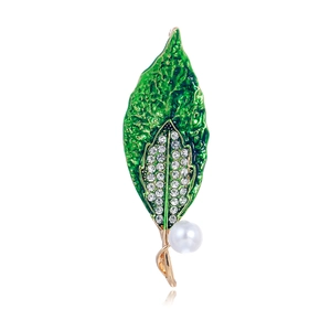 Elegant Enamel Leaf Brooch With Faux Artificial Pearl Rhinestone Inlaid Fashion Accessory For Women Party Banquet Vintage Jewelry