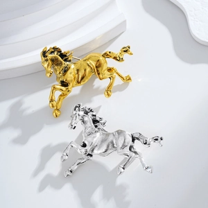 Polished minimalist horse brooches in gold and silver finish for men suits and coats