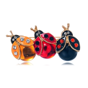 Spilla a Forma di Tripla Coccinella Colorata alla Moda in Lega di Zinco con Strass e Smalto Pin per Abbigliamento Donna Gioielli