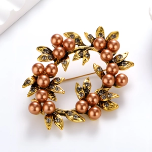 Broche couronne florale dorée élégante avec perles café et cristaux scintillants