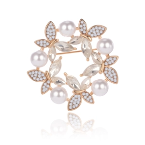 Vintage Rose Gold Alloy Butterfly Artificial Pearl Wreath Brooch Elegant Rhinestone Flower Pin For Women Banquet Qipao Accessories