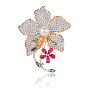 Elegant Flower Brooch Pin For Women Inlaid Artificial Pearl Zircon Rhinestone Rose Gold Plated Alloy Floral Corsage Accessory