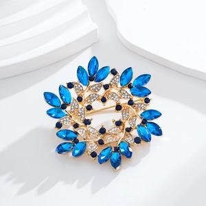 Spilla vintage a ghirlanda con cristalli blu navy e placcatura in oro su base