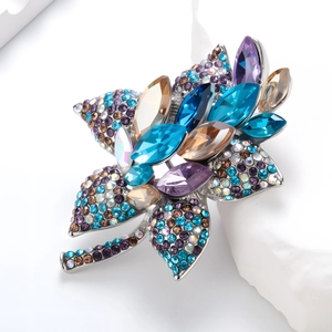 Vintage Alloy Flower Bouquet Brooch Luxurious Rhinestone Marquise Crystal Pin Jewelry For Women Suit Coat Dress Banquet Accessory