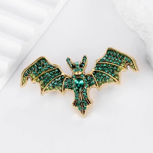 Vintage Gothic Bat Brooch Alloy Inlaid Rhinestone Animal Lapel Pin For Halloween Party Unisex Fashion Jewelry Accessory