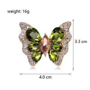 Broche papillon dorée exquise avec gemmes vertes et strass, dimensions 4,0x3,3 cm