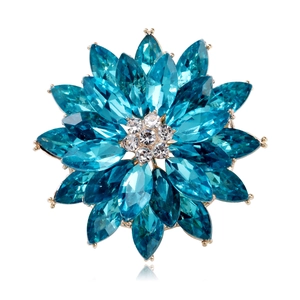 Luxurious Alloy Snowflake Flower Brooch 3D Rhinestone Crystal Floral Pins For Wedding Banquet Suit Coat Women Jewelry