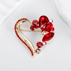Vintage Elegant Heart Shaped Rhinestone Brooch Alloy Red Crystal Breastpin For Women Suit Coat Jewelry Accessory Gift