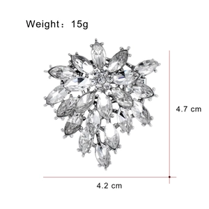 Broche feu d'artifice argentée exquise avec cristaux étincelants pour tailleur, 4,7x4,2cm