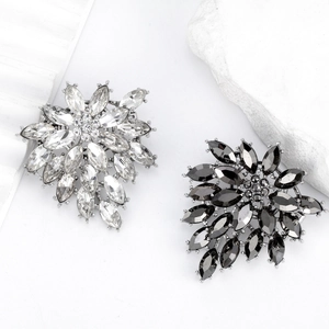 Ensemble de broches flocons de neige élégantes avec cristaux noirs et blancs