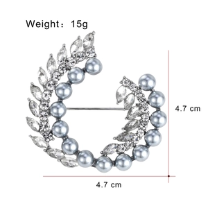 Elegante broche de corona con perlas azules y circonitas, tamaño 4,7 cm por 4,7 cm
