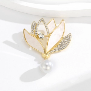 Elegante Spilla a Fiore di Loto Bauhinia Placcata Oro Lega Strass Perla Artificial Sintetica Per Banchetto di Nozze Gioielli Regalo Donna