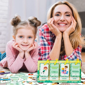 Carte educative a fogli mobili per bambini che mostrano verbi d'azione con illustrazioni a colori