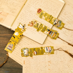 Lot de 4 marque-pages vintage en métal doré avec citations et glands marron élégants